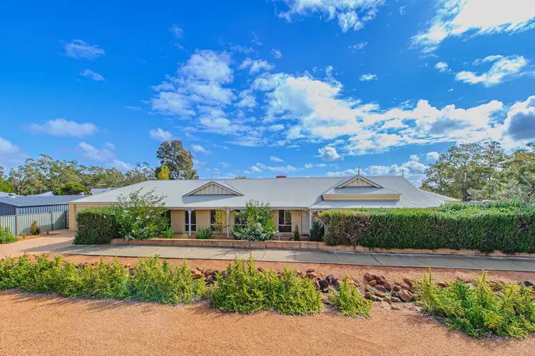 62 Coulterhand Circle, Byford WA 6122