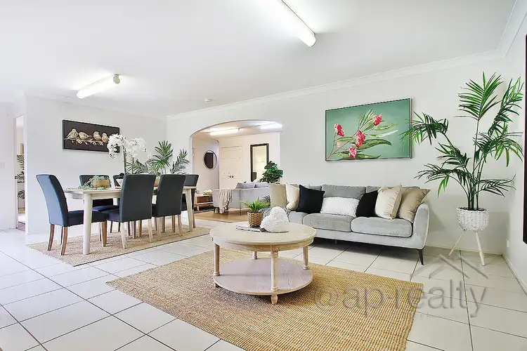 8 Collina Crescent, Forest Lake QLD 4078