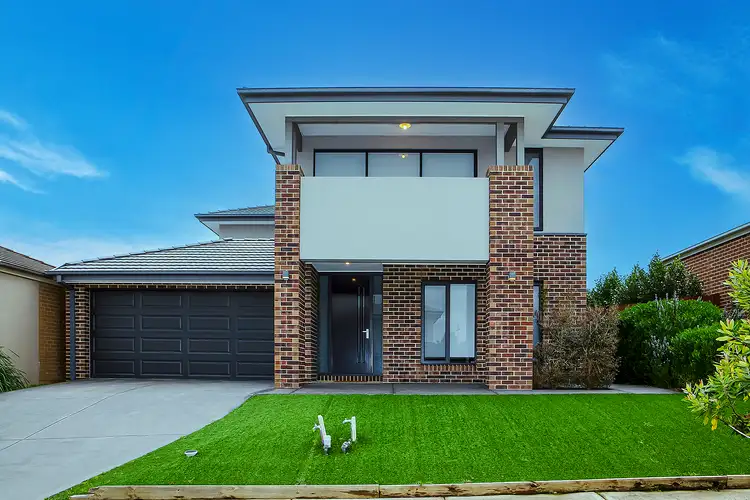 38 Shanahans Drive, Cranbourne North VIC 3977