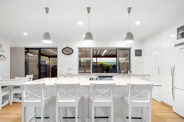 27 Barney Street, Arana Hills QLD 4054