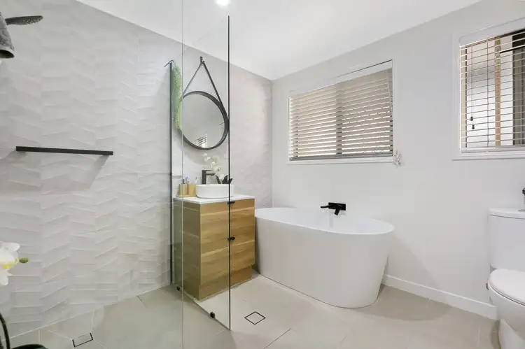 82 Hickey Way, Carrara QLD 4211