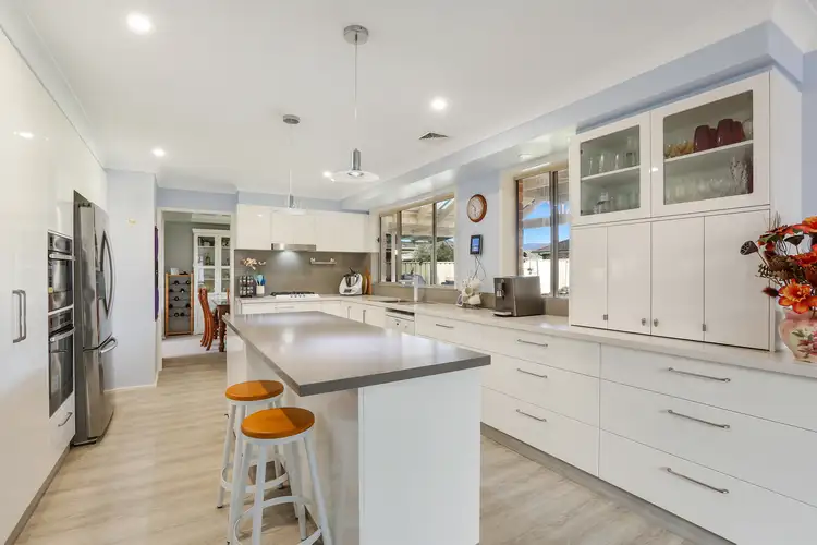 Second view of Homely house listing, 33 Sunnybank Crescent, Horsley NSW 2530