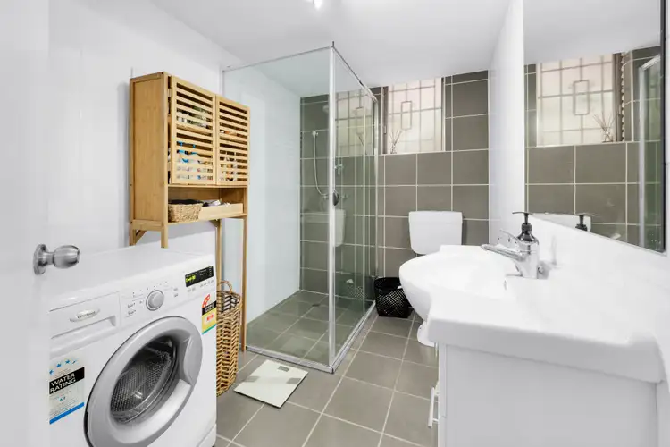 Third view of Homely apartment listing, 2/108 River Terrace, Kangaroo Point QLD 4169