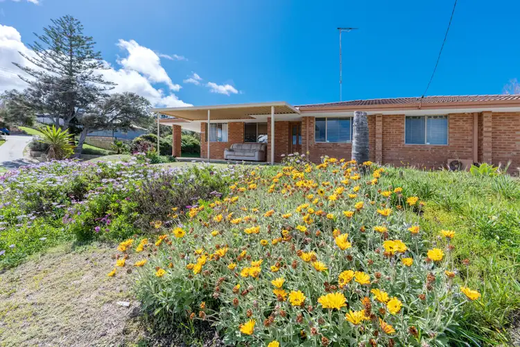 Second view of Homely house listing, 2 Cooinda Close, Quinns Rocks WA 6030
