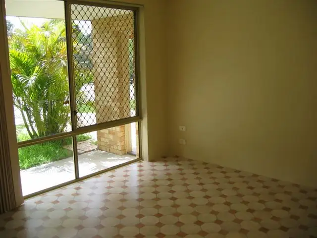 Fifth view of Homely house listing, 8 Summit Grove, Swan View WA 6056