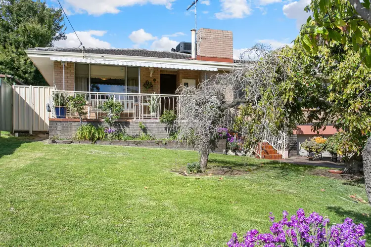 14 Bladon Way, Swan View WA 6056