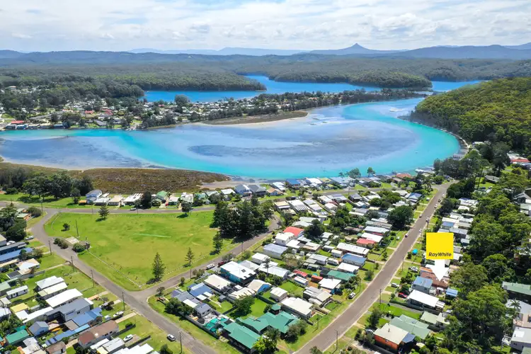 25 Commonwealth Ave, Burrill Lake NSW 2539