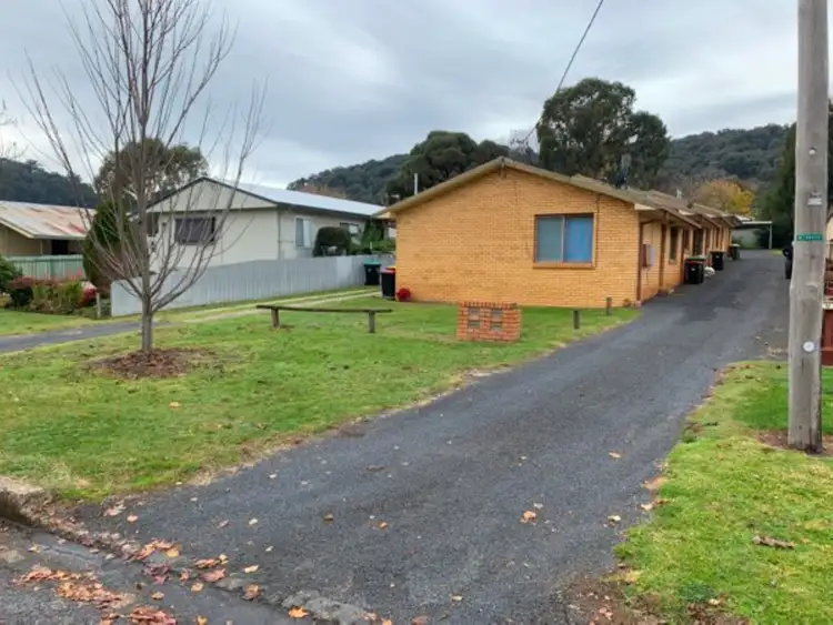 3/12 Gilbert St, Tumbarumba NSW 2653