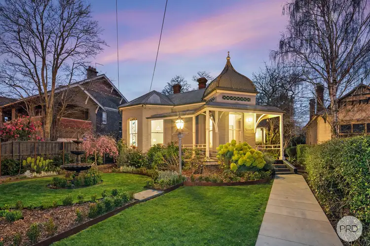 16 Pleasant Street South, Newington VIC 3350