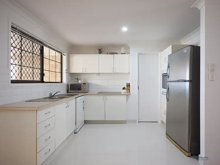Sixth view of Homely villa listing, 57/160 Bardon Avenue, Miami QLD 4220