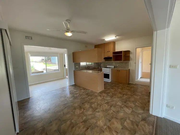 Fifth view of Homely house listing, 8 Francis Avenue, Gundagai NSW 2722