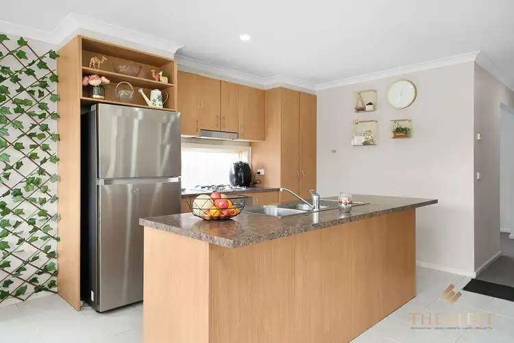 Fifth view of Homely house listing, 1/10 Craig Close, Truganina VIC 3029