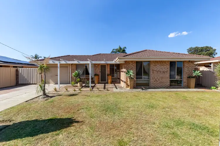 20 Murdoch Rd, Thornlie WA 6108