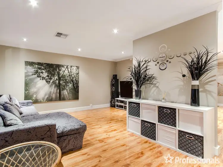 Seventh view of Homely house listing, 10 Kensington Court, Cooloongup WA 6168