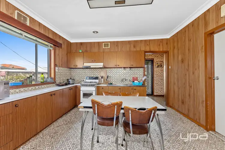 15 Hook Street, St Albans VIC 3021