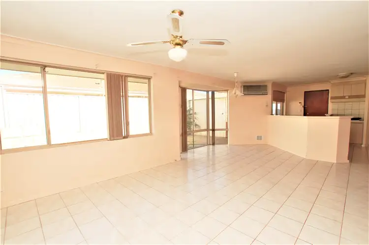Seventh view of Homely house listing, 130 The Broadview, Landsdale WA 6065