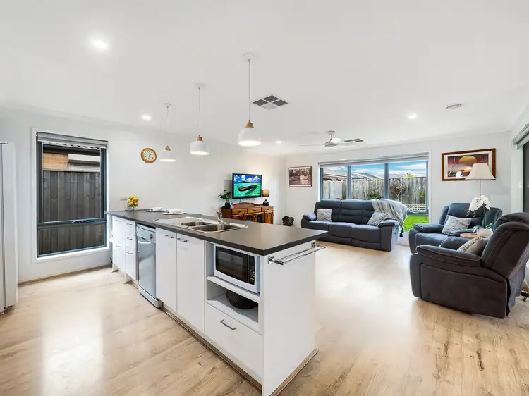 25 Green Gully Road, Clyde VIC 3978