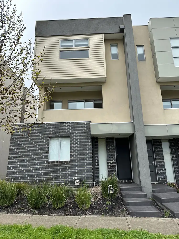 1/106 The Esplanade, Caroline Springs VIC 3023