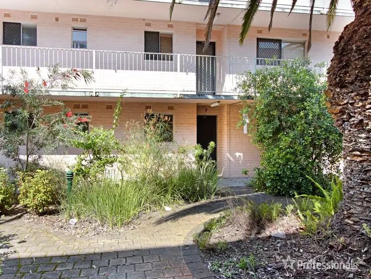 Second view of Homely flat listing, 7/4 Canham Way, Orelia WA 6167