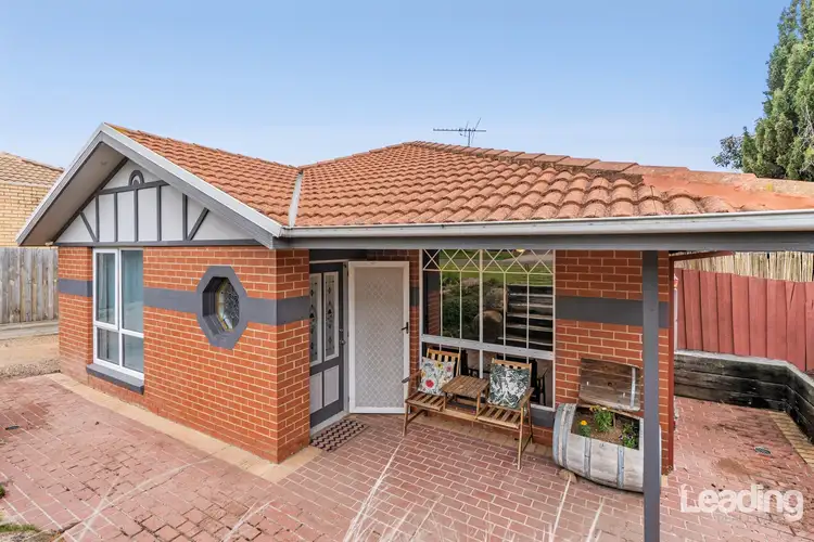 Second view of Homely house listing, 5 Streeton Court, Sunbury VIC 3429