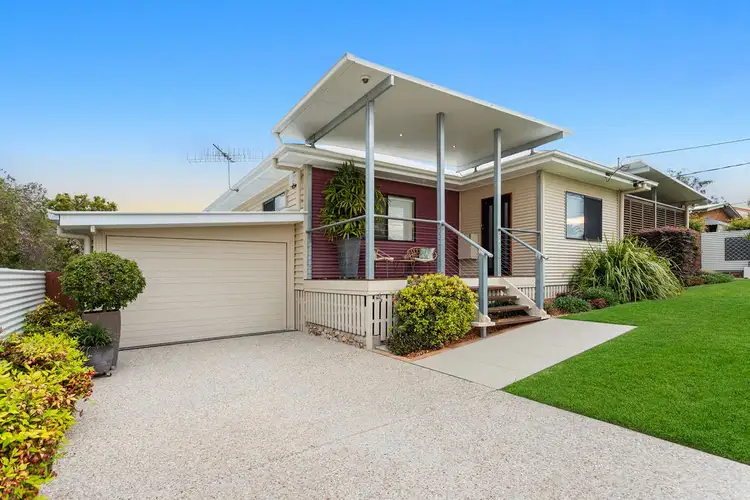2 Hayes Street, Raceview QLD 4305