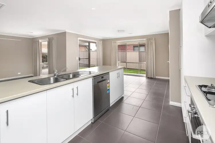 Fifth view of Homely house listing, 7 Pages Court, Mount Clear VIC 3350