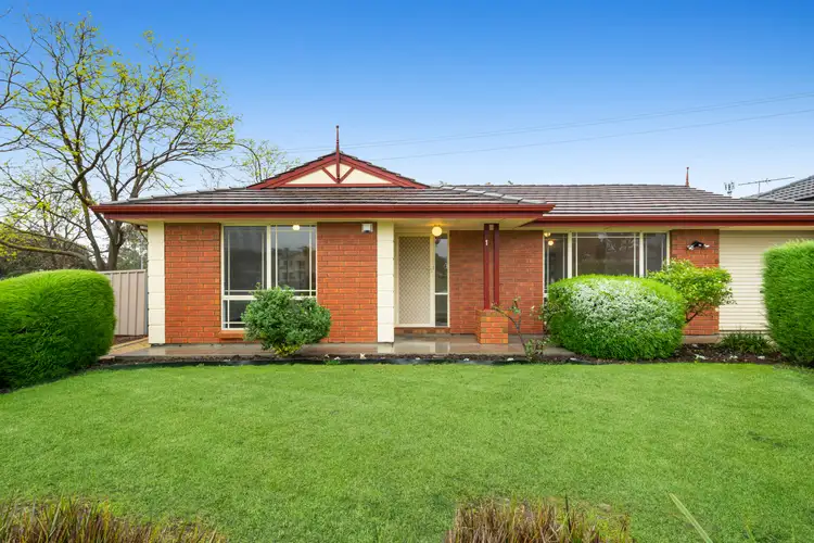 1 Hereford Lane, Woodcroft SA 5162