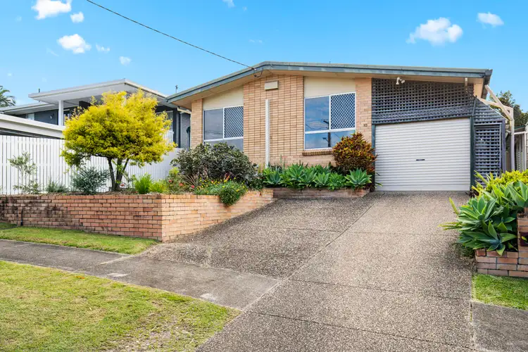 10 Vernon Avenue, Labrador QLD 4215