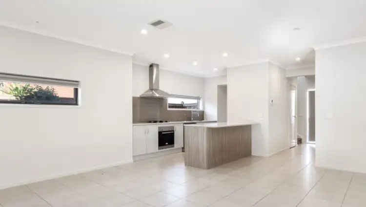 Second view of Homely house listing, 39 Kosciuszko Circuit, Clyde VIC 3978