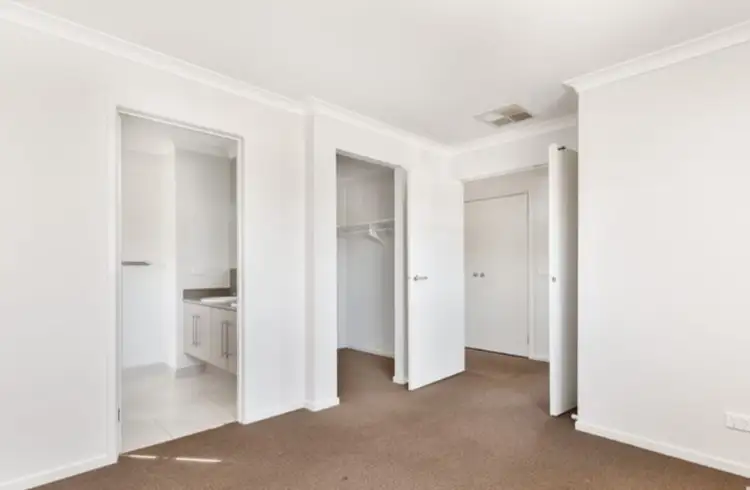 Third view of Homely house listing, 39 Kosciuszko Circuit, Clyde VIC 3978