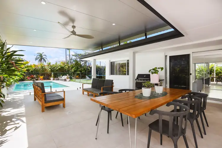 6 Mcilwraith Avenue, Sorrento QLD 4217