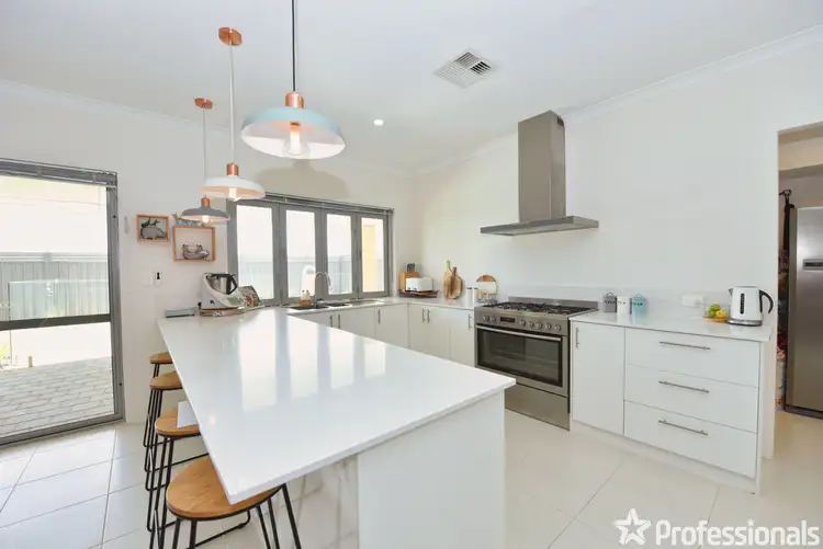 Second view of Homely house listing, 5 Kipfler Approach, Baldivis WA 6171