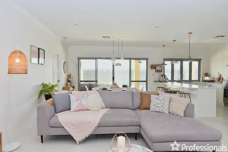 Fourth view of Homely house listing, 5 Kipfler Approach, Baldivis WA 6171