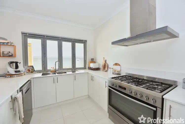 Sixth view of Homely house listing, 5 Kipfler Approach, Baldivis WA 6171