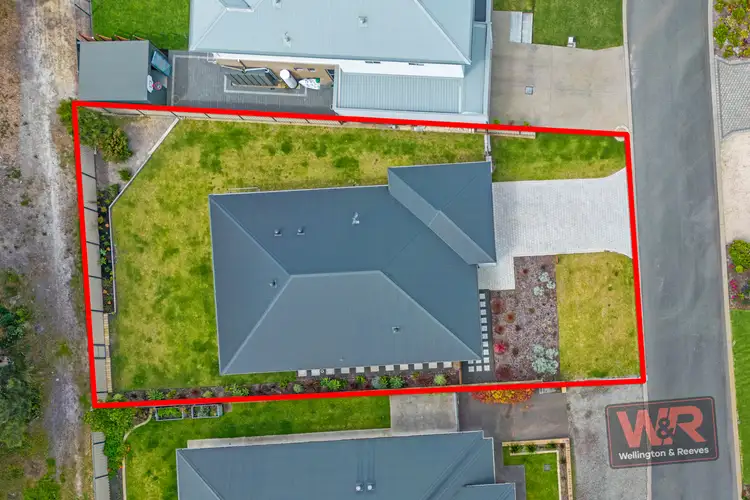 Sixth view of Homely house listing, 8 Elaray Way, Lange WA 6330
