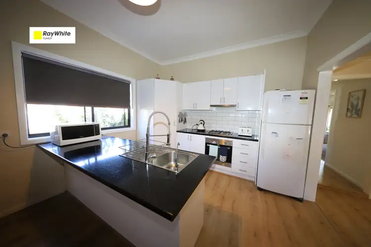 10 Macquarie Street, Tumut NSW 2720