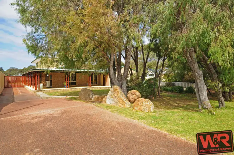 12 Goss Street, Little Grove WA 6330