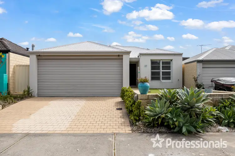 17 Speranza Parkway, Sinagra WA 6065