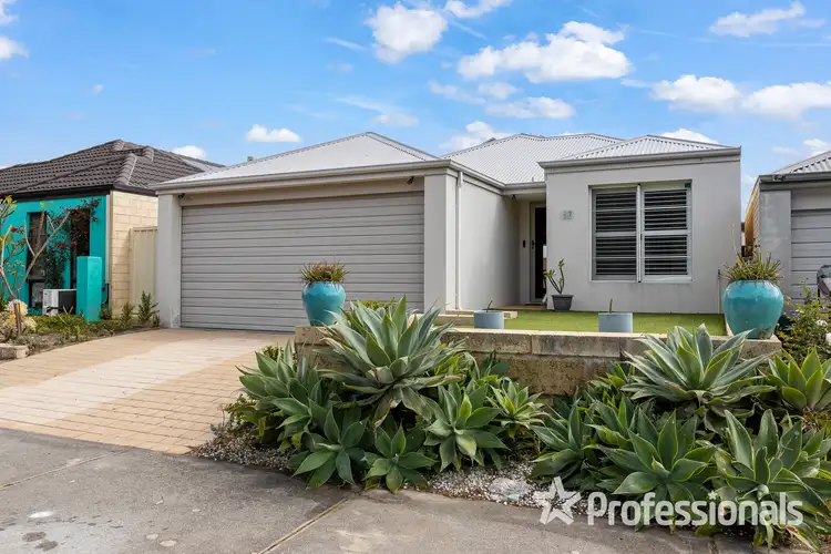 Second view of Homely house listing, 17 Speranza Parkway, Sinagra WA 6065
