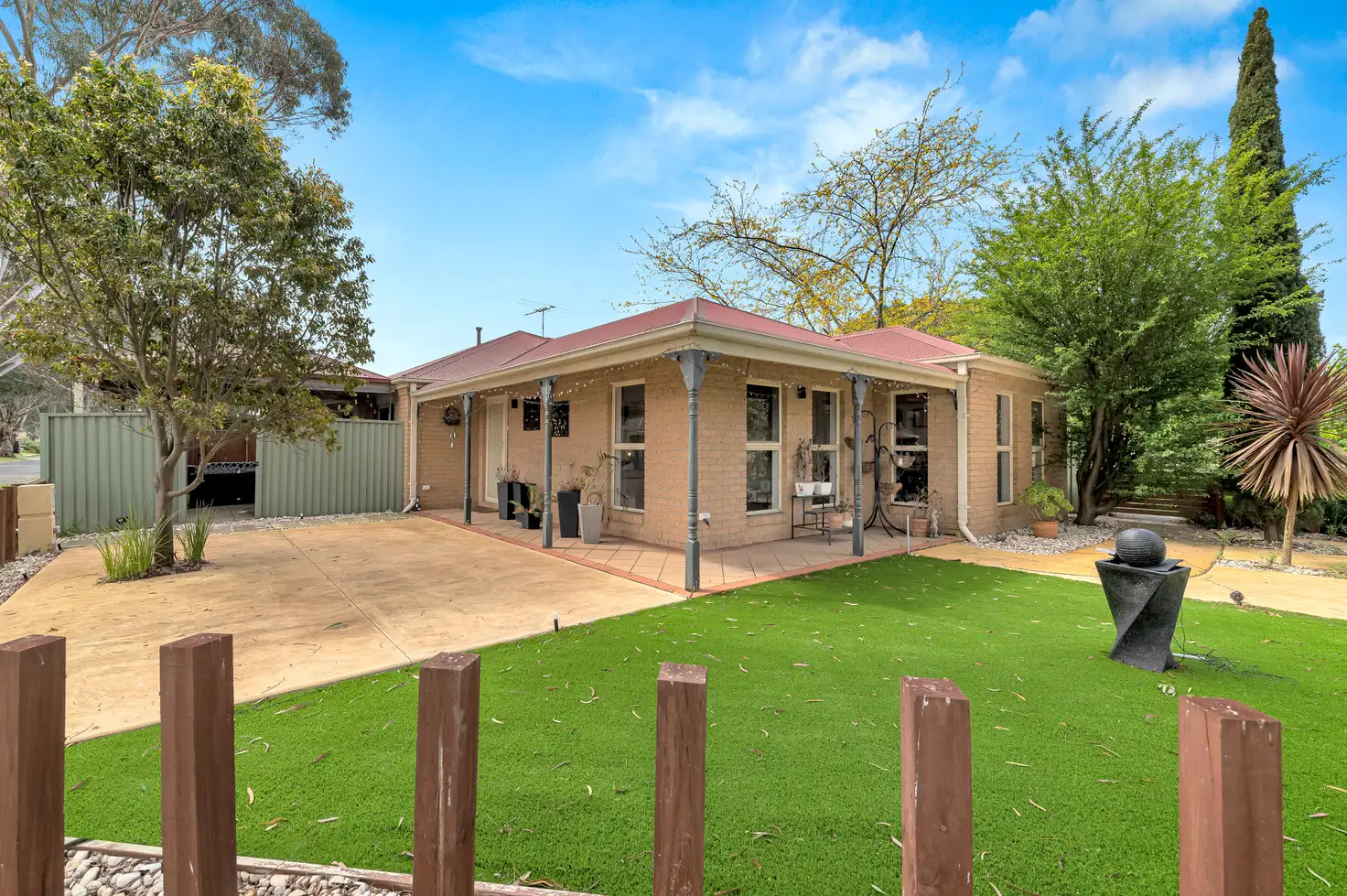 Main view of Homely house listing, 2 Masterton Place, Cranbourne East VIC 3977