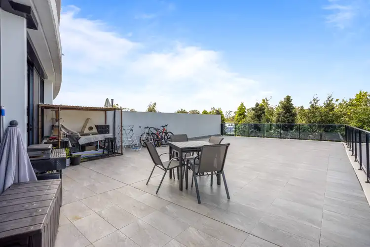 5 Harbour Side Court