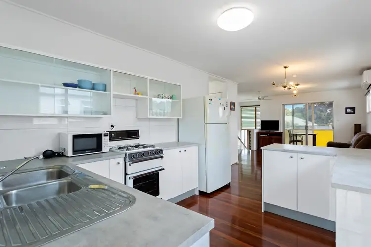 24 Briggs Road, Eastern Heights QLD 4305