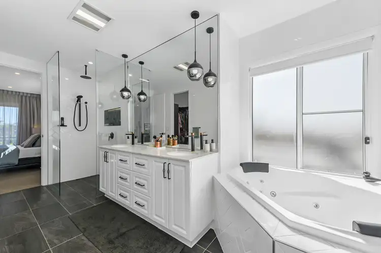 Fourth view of Homely semi-detached listing, 1/31 Errol Avenue, Paradise Point QLD 4216