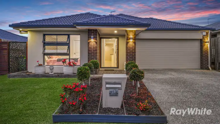 19 Allerton Park Drive, Park Ridge QLD 4125