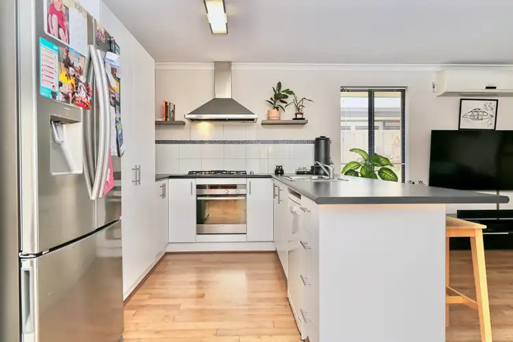 Sixth view of Homely house listing, 7 Valour Bend, Baldivis WA 6171