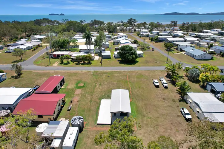 35 Ramp Road, St Helens Beach QLD 4798