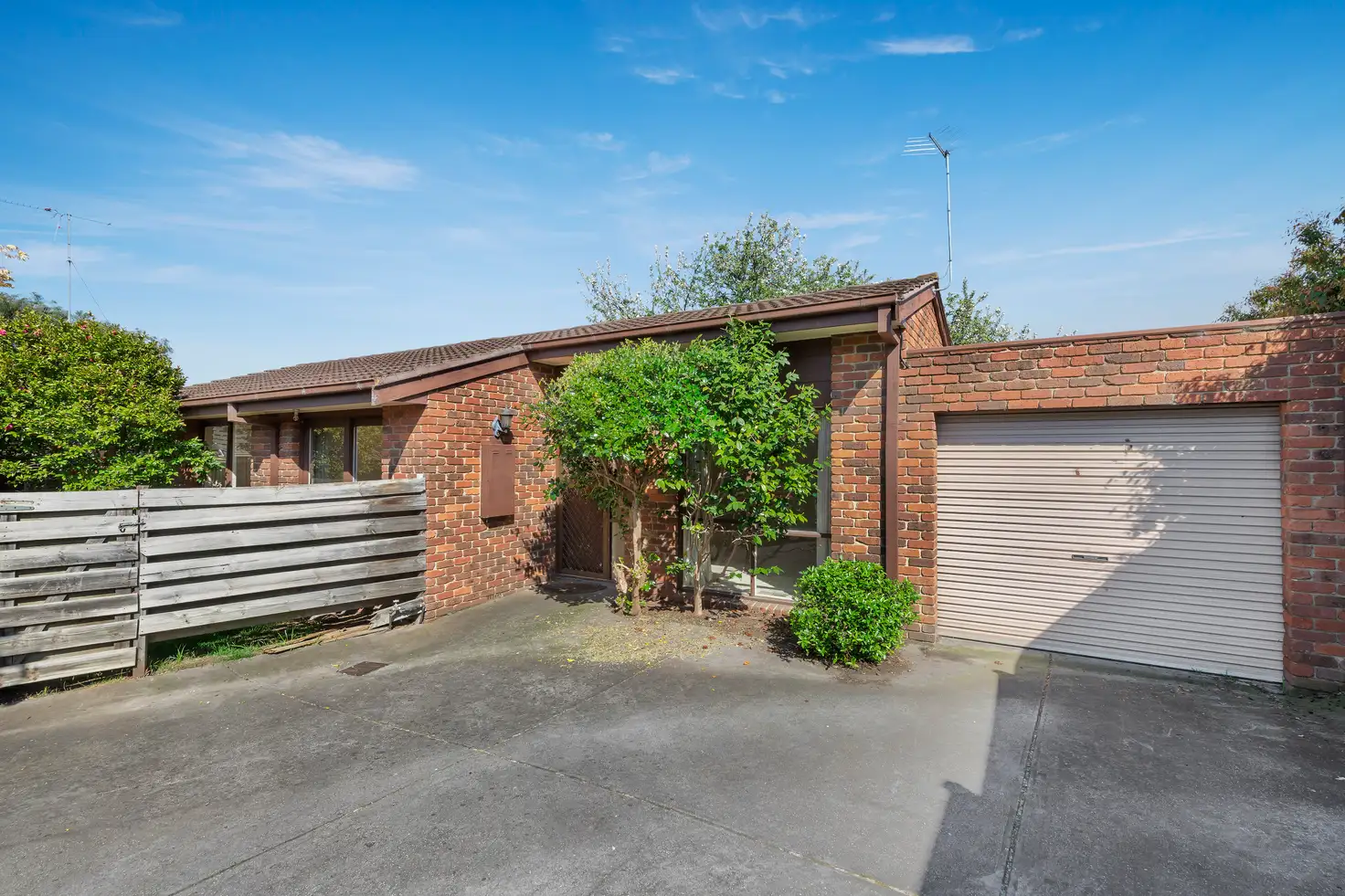 Main view of Homely unit listing, 2/11 Aminya Crescent, Yallambie VIC 3085