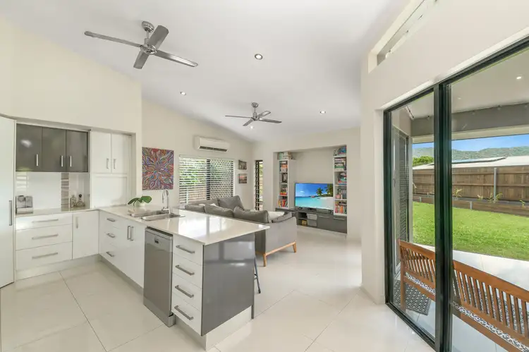 Sixth view of Homely house listing, 5 Nilla Close, Manoora QLD 4870