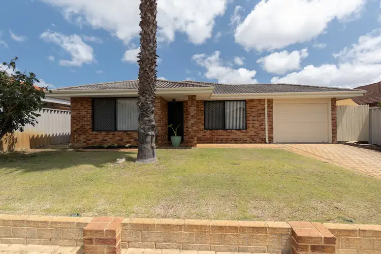 19 Peran Street, Bennett Springs WA 6063