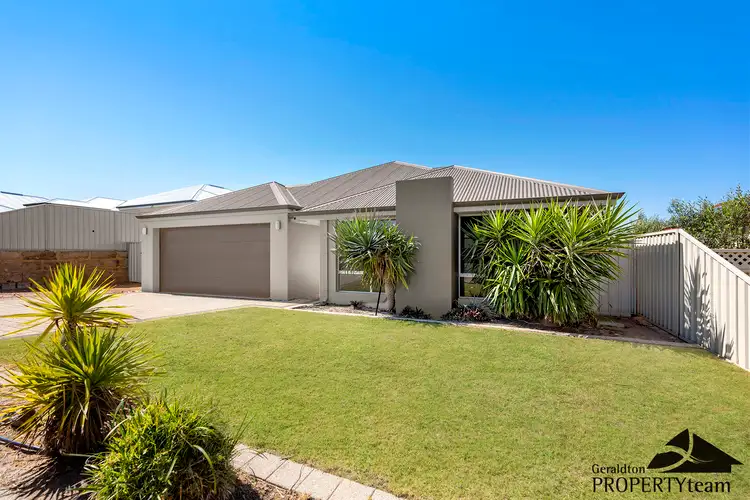 8 Hood Street, Wandina WA 6530